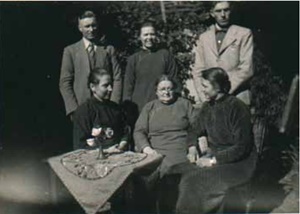 1938 in China: v.l. Oskar Siering, Marta Horstmann, Gottfried Starr, Martha Siering, Schw. Scharten, Friedchen Sch&uuml;rmann